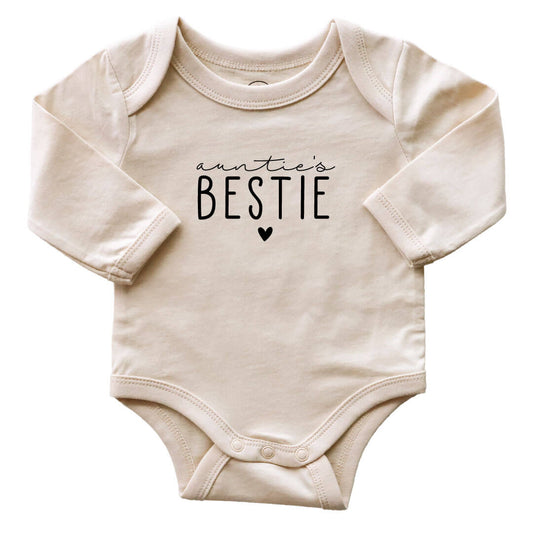 Auntie's Bestie Long Sleeve Graphic Bodysuit | Natural